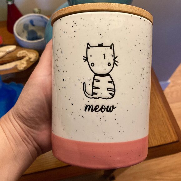 NEW Cat Treat Canister by Signature - Picture 1 of 6
